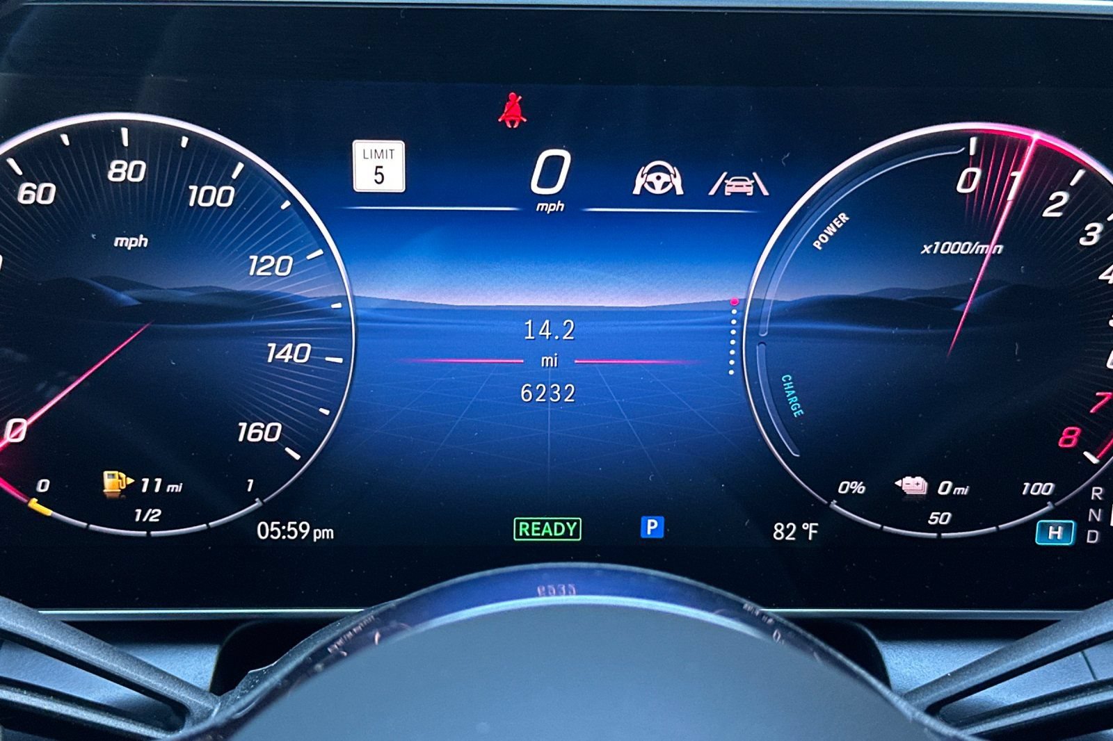 Used 2025 Mercedes-Benz GLC 350e 4MATIC w/ Driver Assistance Package image 26