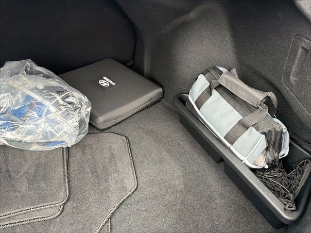 Used 2025 Hyundai Elantra SE image 35