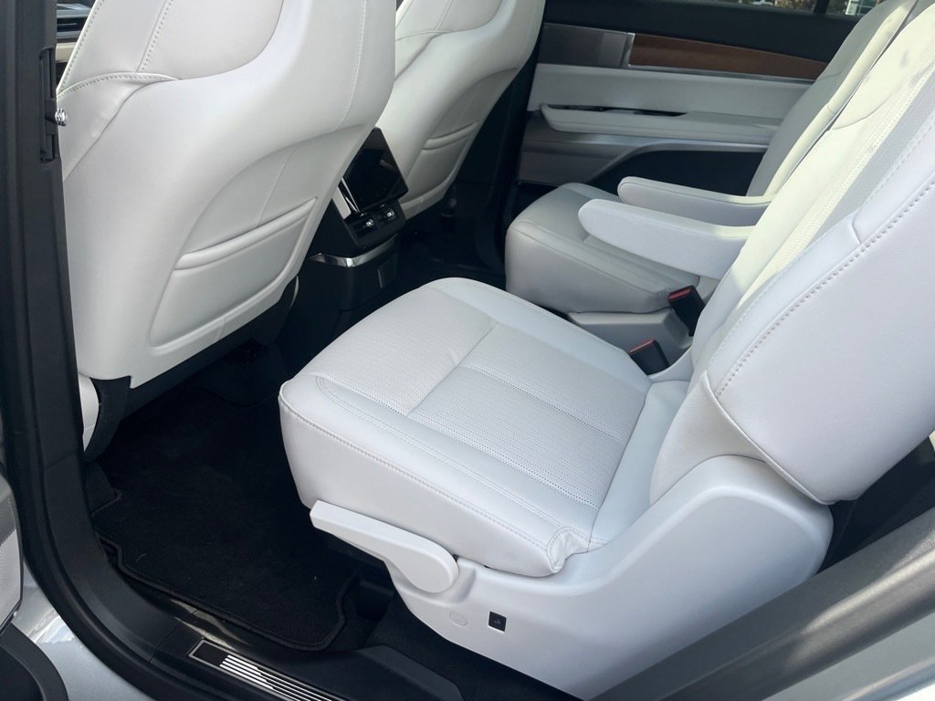 New 2026 Cadillac Vistiq Luxury image 8