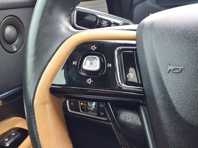 Certified 2021 Lincoln Corsair Reserve w/ Sport Package AWD/4WD image 16