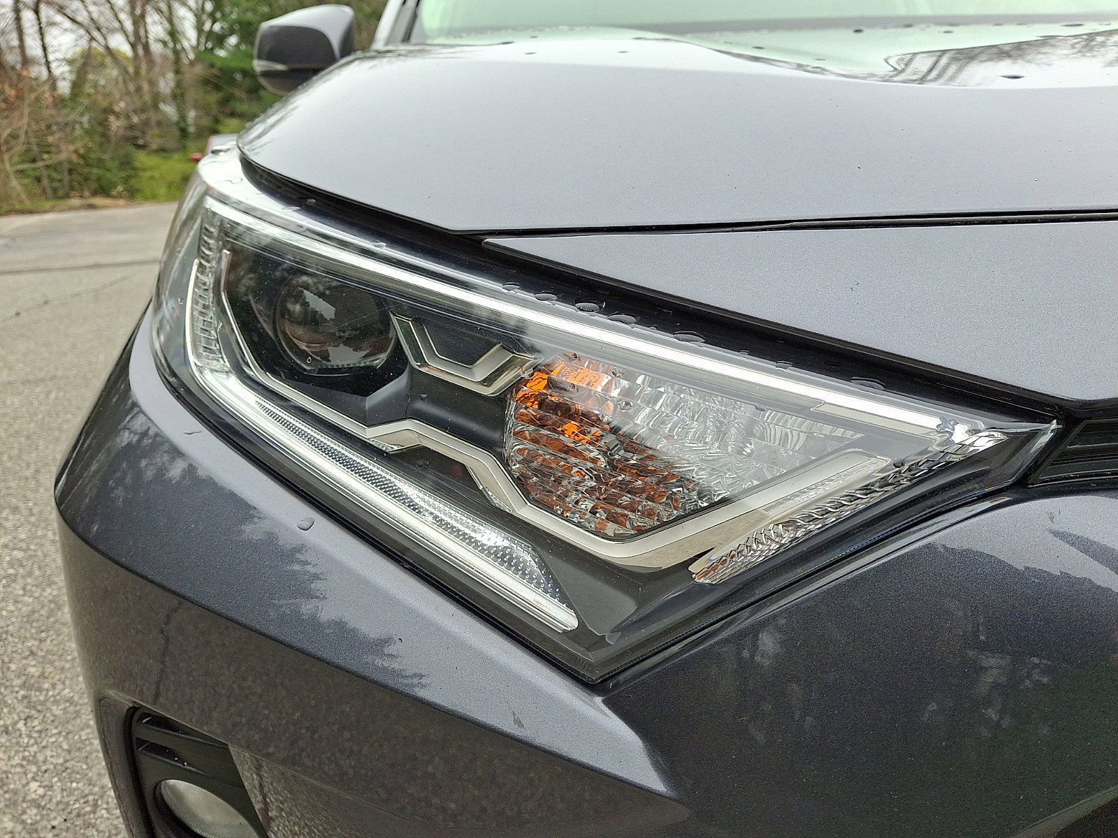 Used 2020 Toyota RAV4 Limited w/ Carpet Mat Package AWD/4WD image 9