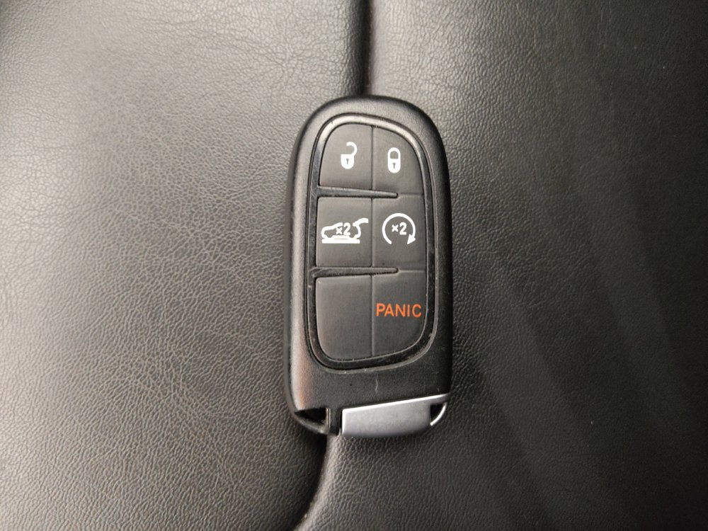 Used 2020 Jeep Cherokee Latitude Plus FWD image 32