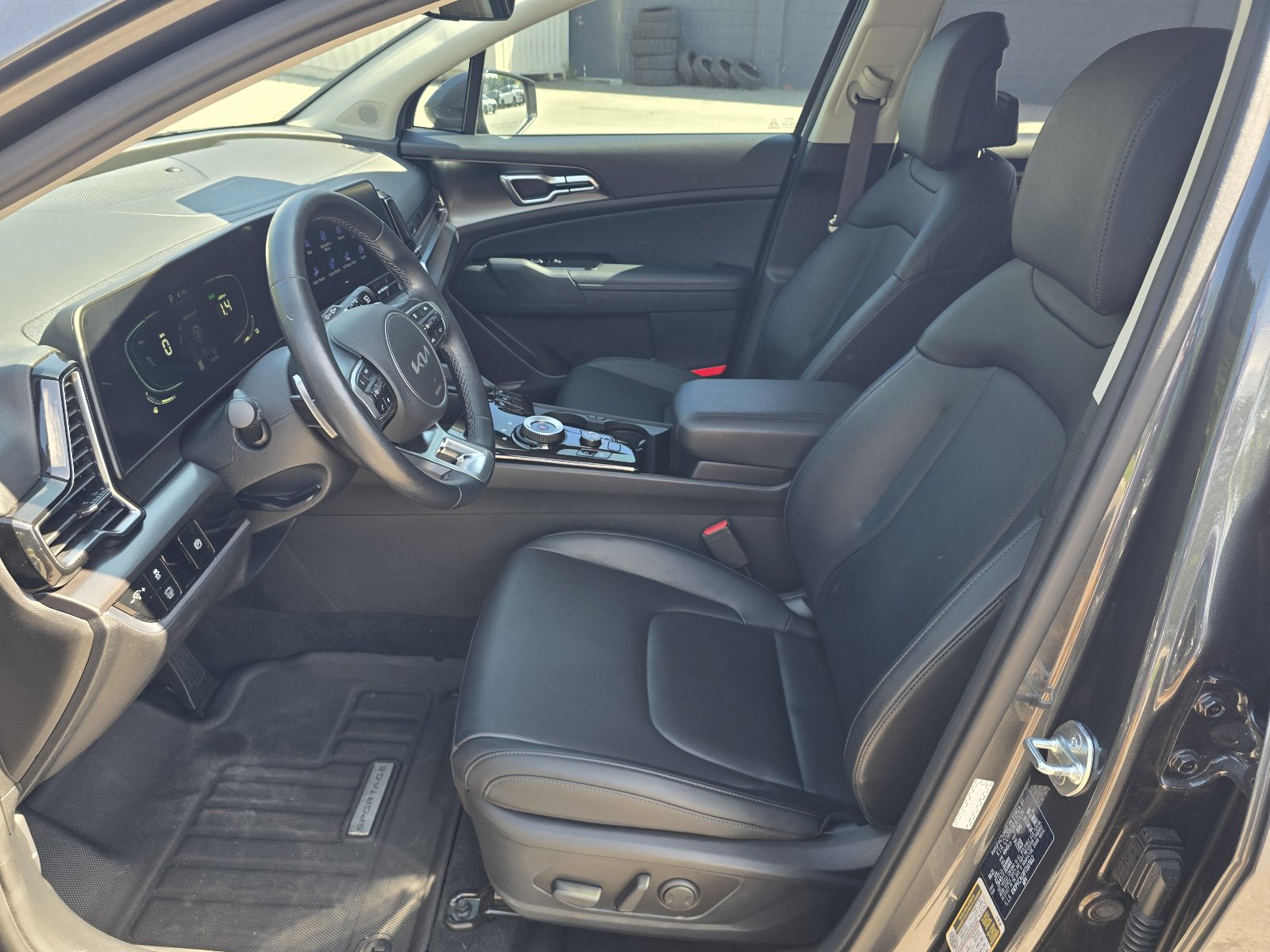 Used 2023 Kia Sportage EX AWD/4WD image 13