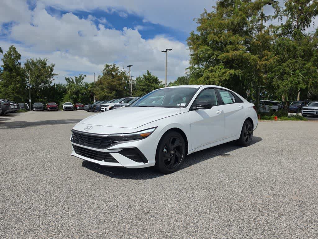 New 2026 Hyundai Elantra SEL Sport FWD image 2