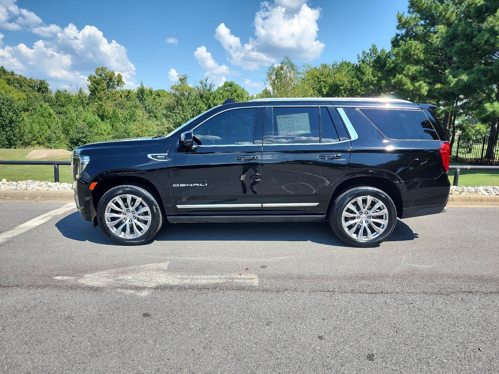 Certified 2024 GMC Yukon Denali w/ Denali Reserve Package AWD/4WD image 2