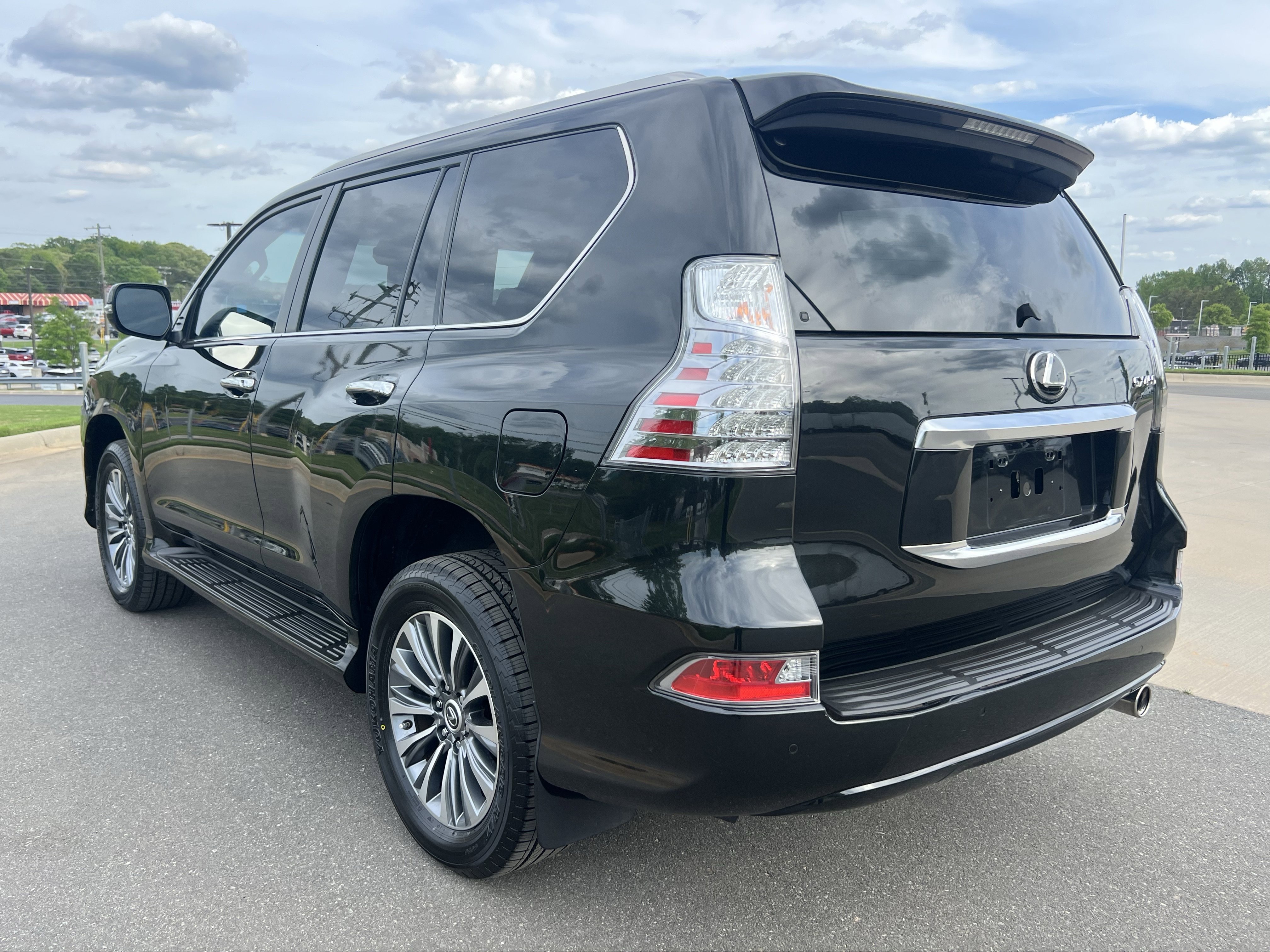 Used 2023 Lexus GX 460 Luxury w/ Accessory Package image 7