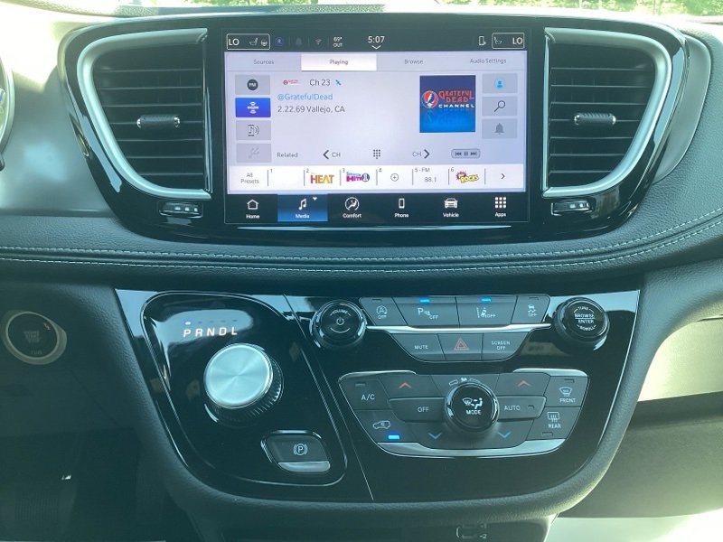 New 2026 Chrysler Pacifica Select image 37