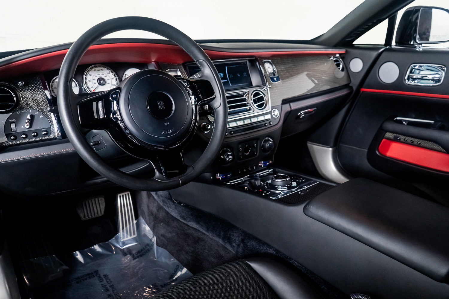 Used 2019 Rolls-Royce Wraith image 2