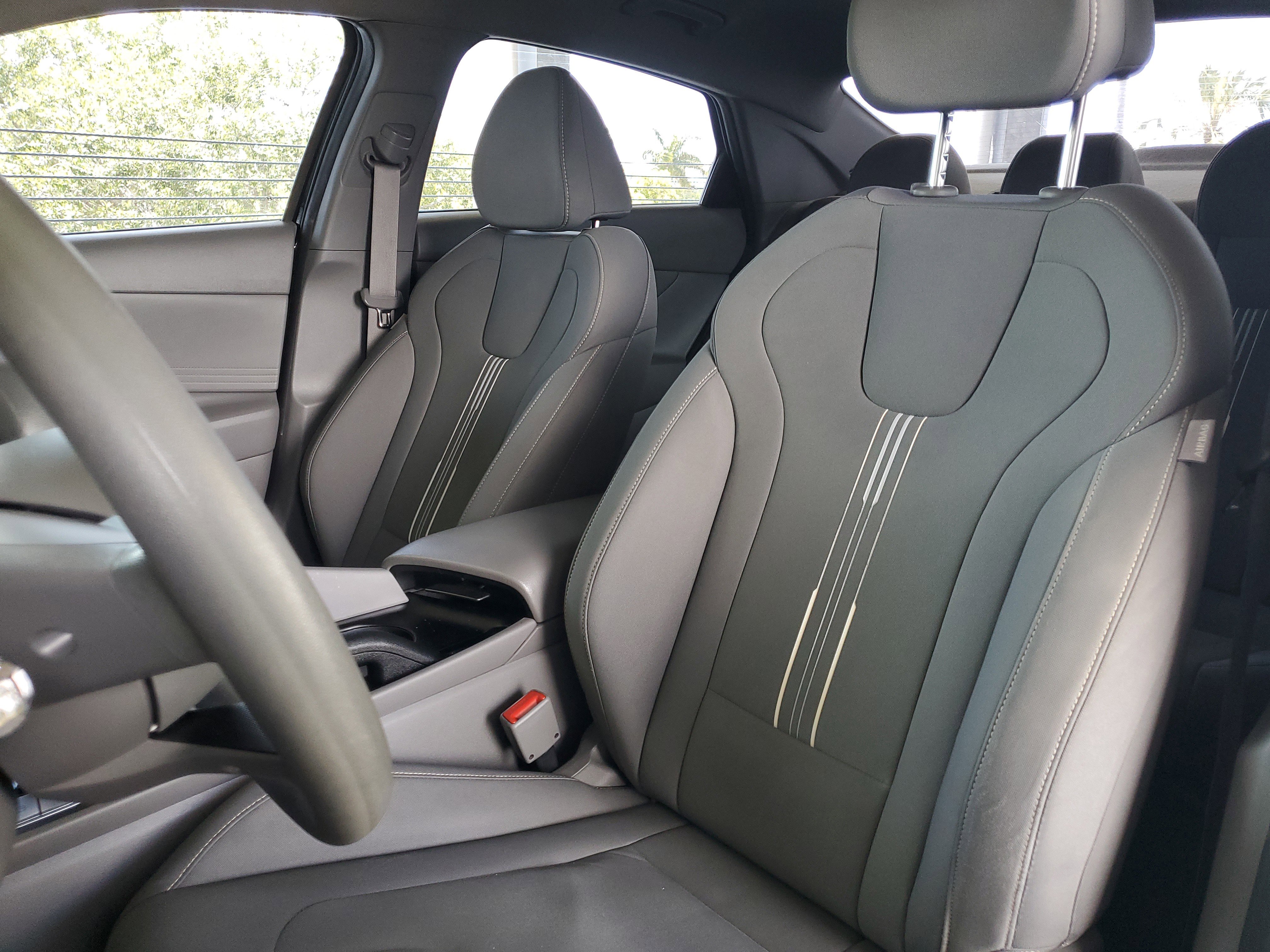 Used 2023 Hyundai Elantra SEL FWD image 17