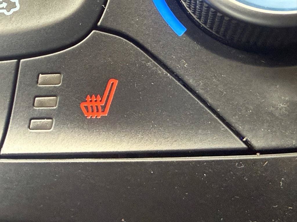 Used 2018 Ford Focus Titanium FWD image 39