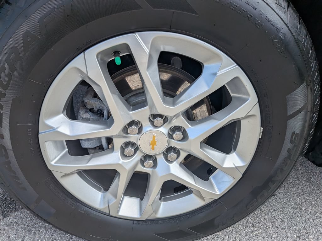 Used 2023 Chevrolet Traverse LS AWD/4WD image 45