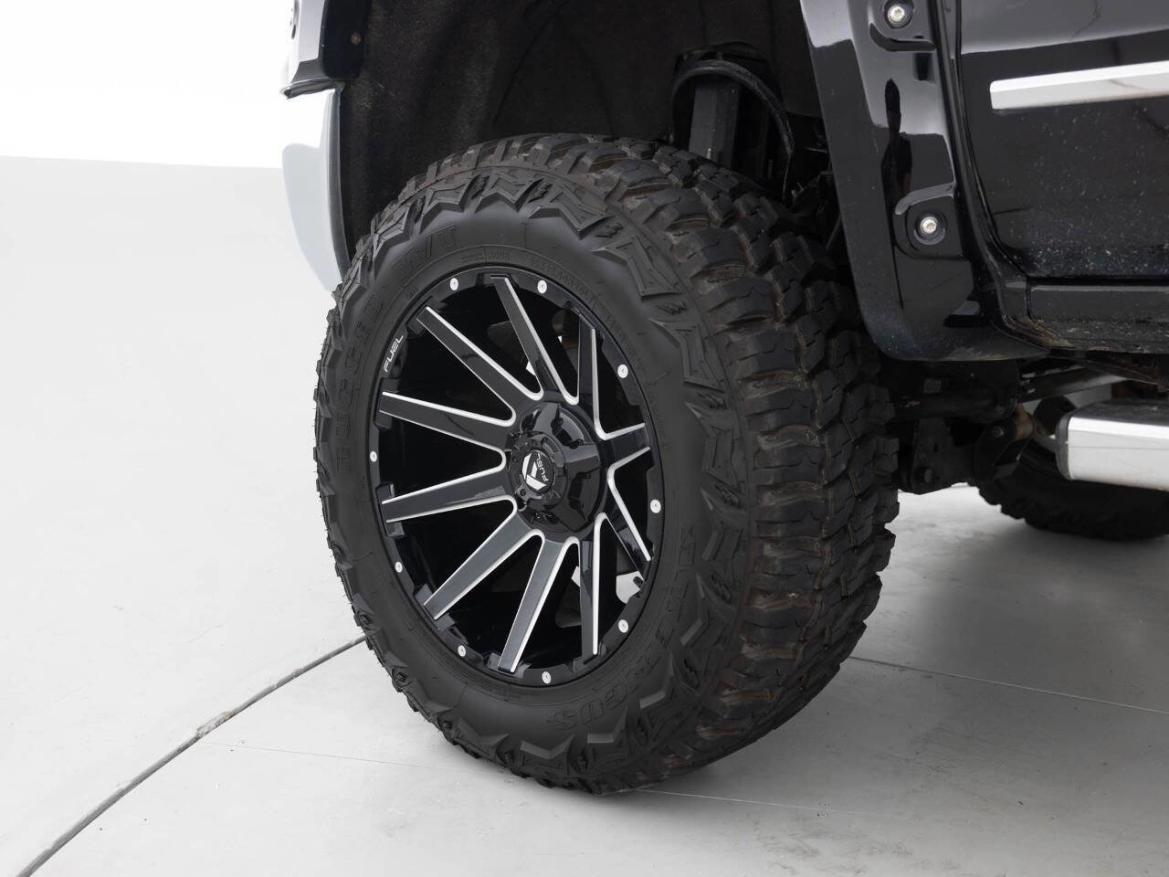 Used 2014 GMC Sierra 1500 SLT w/ SLT Crew Cab Value Package image 19