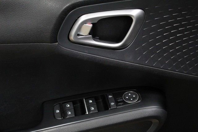 Used 2020 Kia Soul EX image 16
