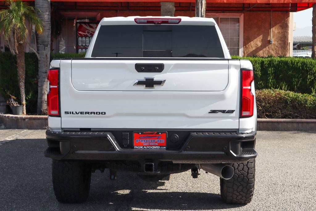 Used 2024 Chevrolet Silverado 2500 ZR2 w/ Technology Package AWD/4WD image 7