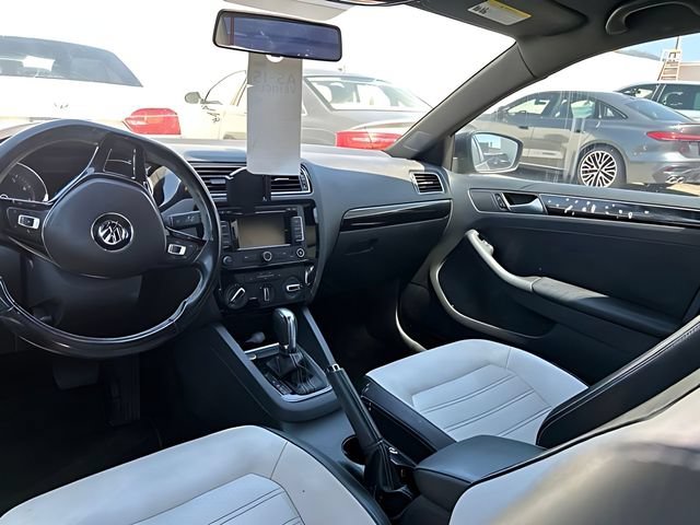 Used 2015 Volkswagen Jetta Sport FWD image 13