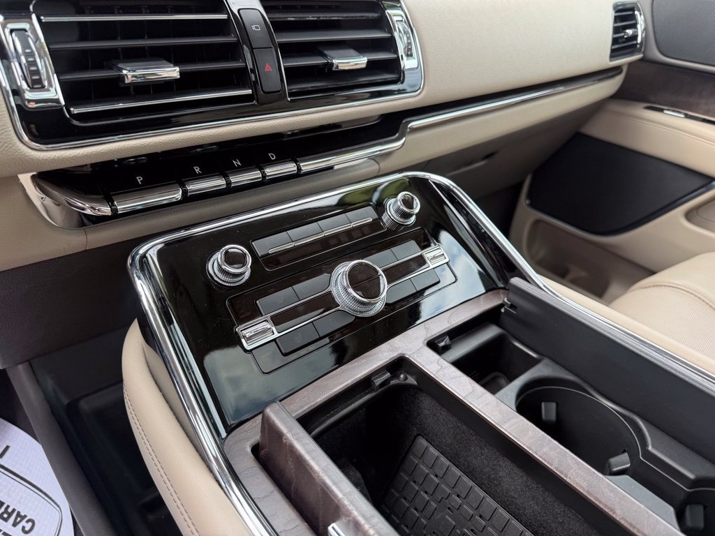 Used 2023 Lincoln Navigator Reserve AWD/4WD image 23