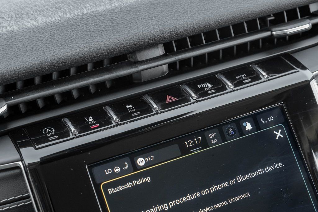 Used 2022 Jeep Grand Cherokee Laredo w/ Luxury Tech Group I image 30