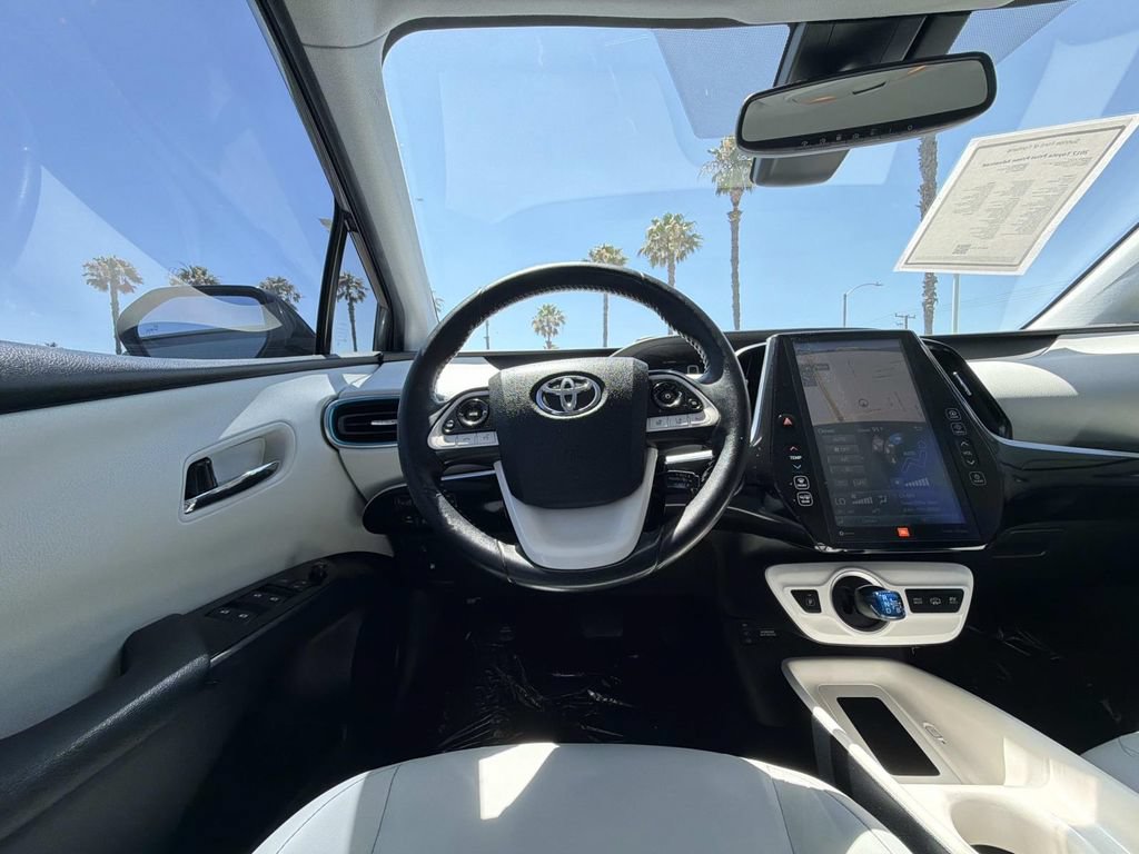 Used 2017 Toyota Prius Prime Advanced FWD image 15