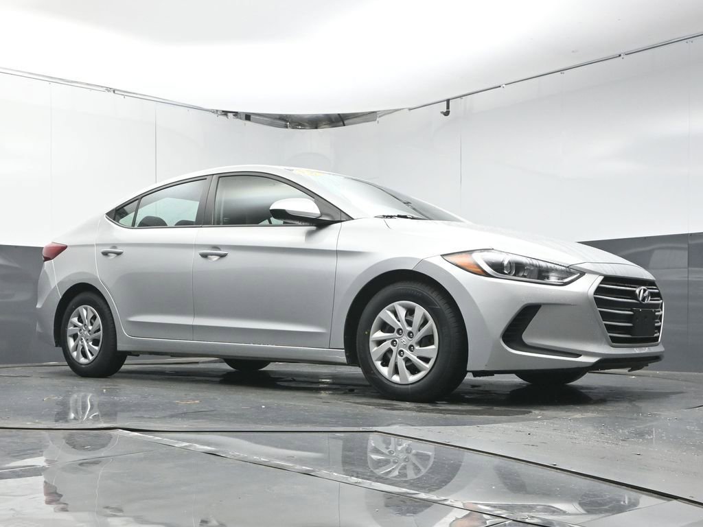 Used 2018 Hyundai Elantra SE w/ Cargo Package image 36