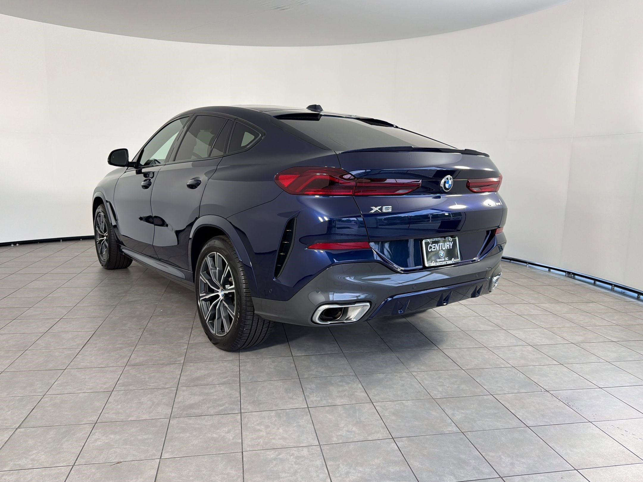 Certified 2026 BMW X6 xDrive40i w/ Climate Comfort Package AWD/4WD image 3