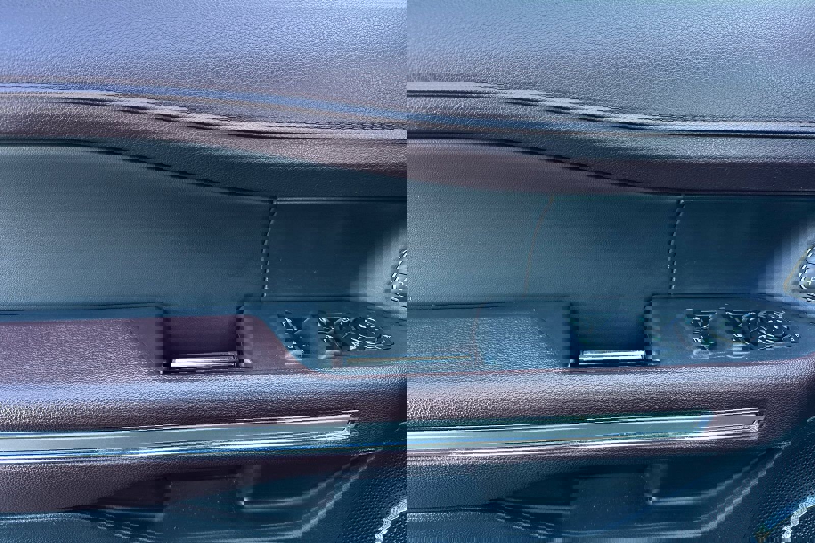 Used 2024 Ford Expedition Limited image 11