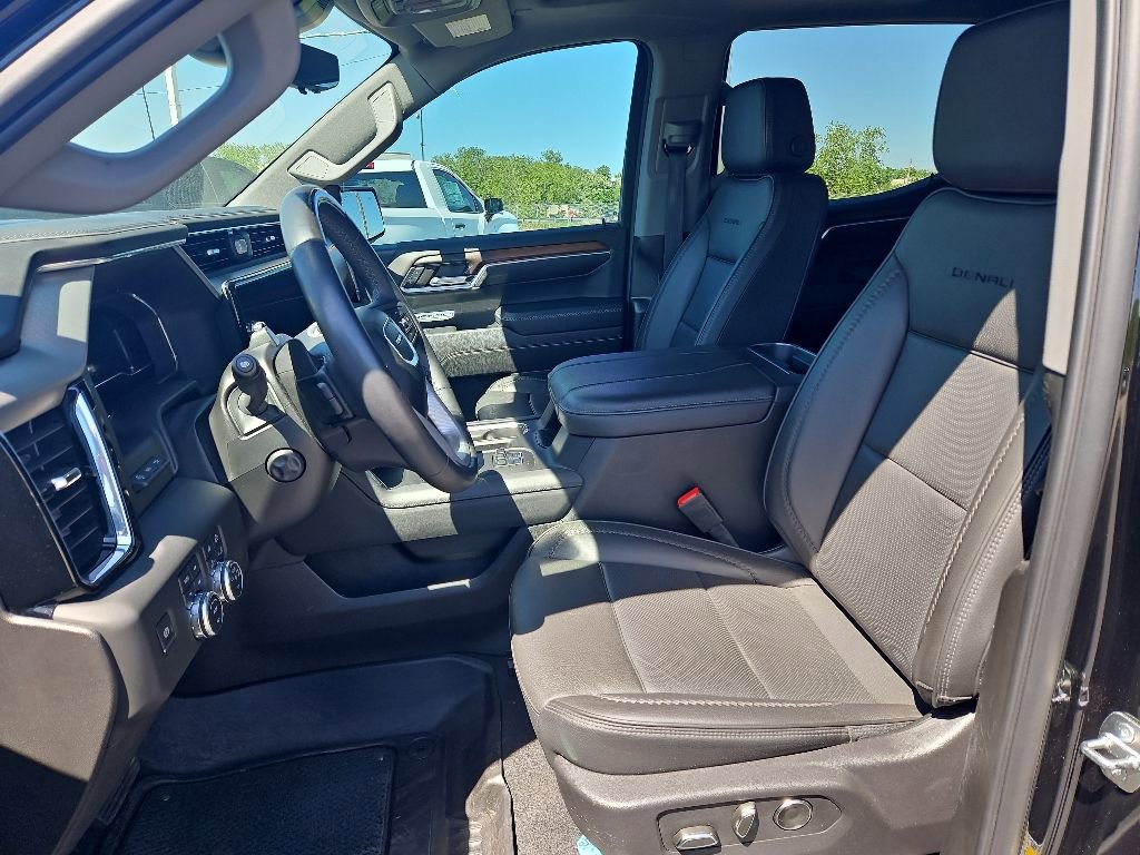 Used 2024 GMC Sierra 1500 Denali AWD/4WD image 18