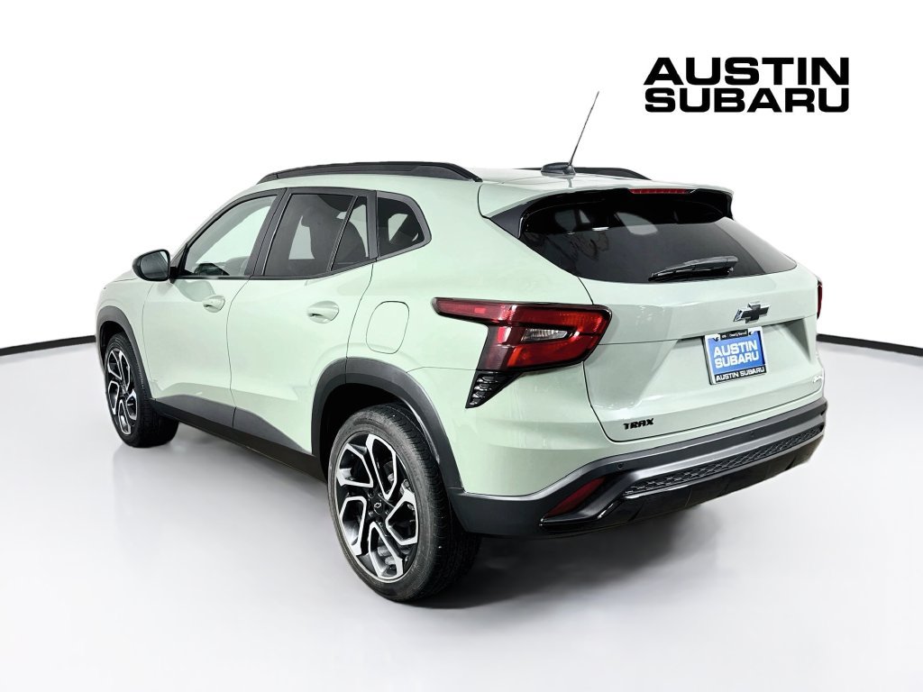 Used 2024 Chevrolet Trax RS w/ Sunroof Package FWD image 5