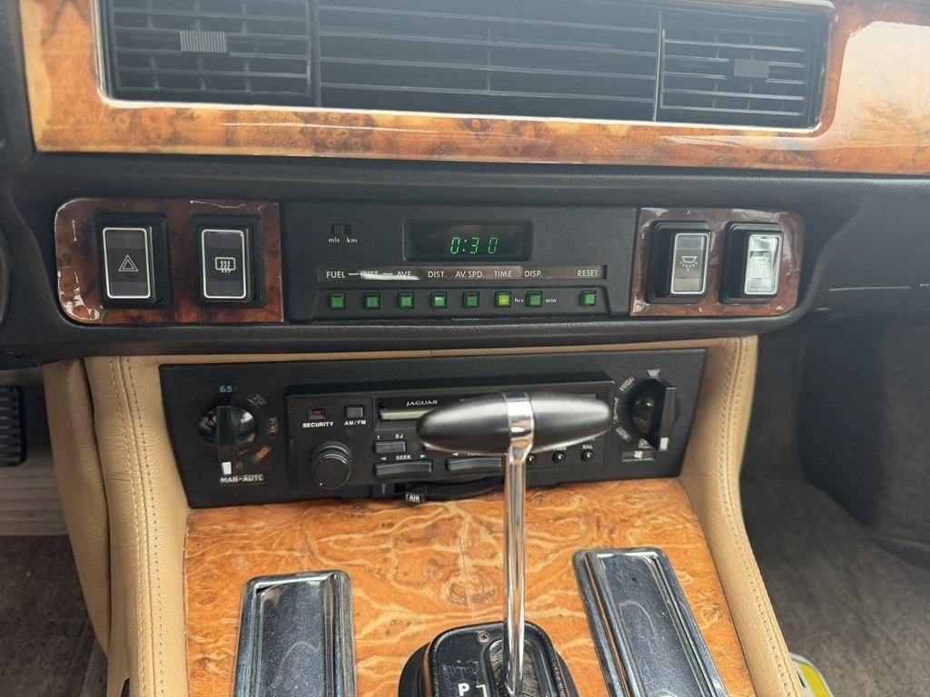 Used 1989 Jaguar XJS V12 Convertible RWD image 19