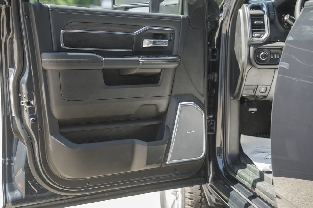 New 2026 RAM 2500 Laramie AWD/4WD image 45