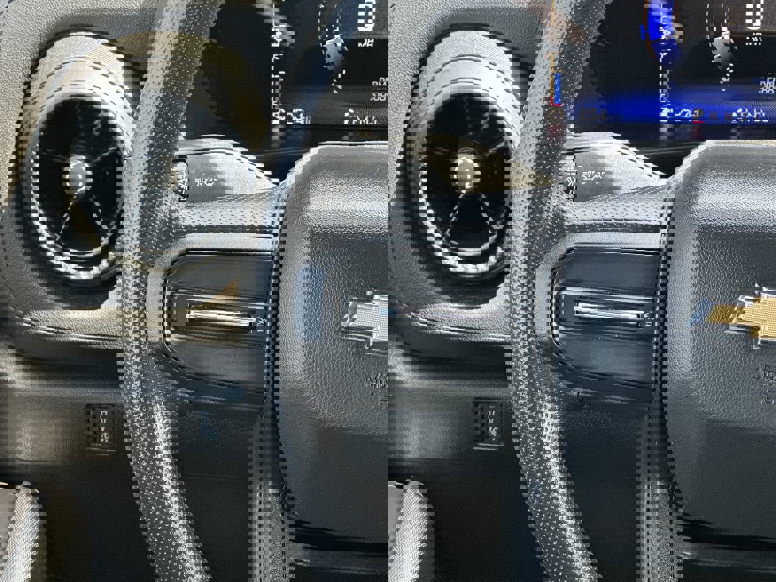 Used 2023 Chevrolet Colorado W/T image 20