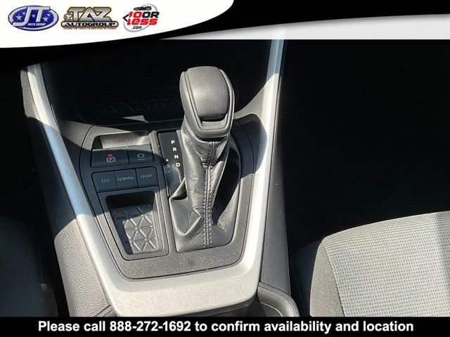 Used 2022 Toyota RAV4 LE image 16