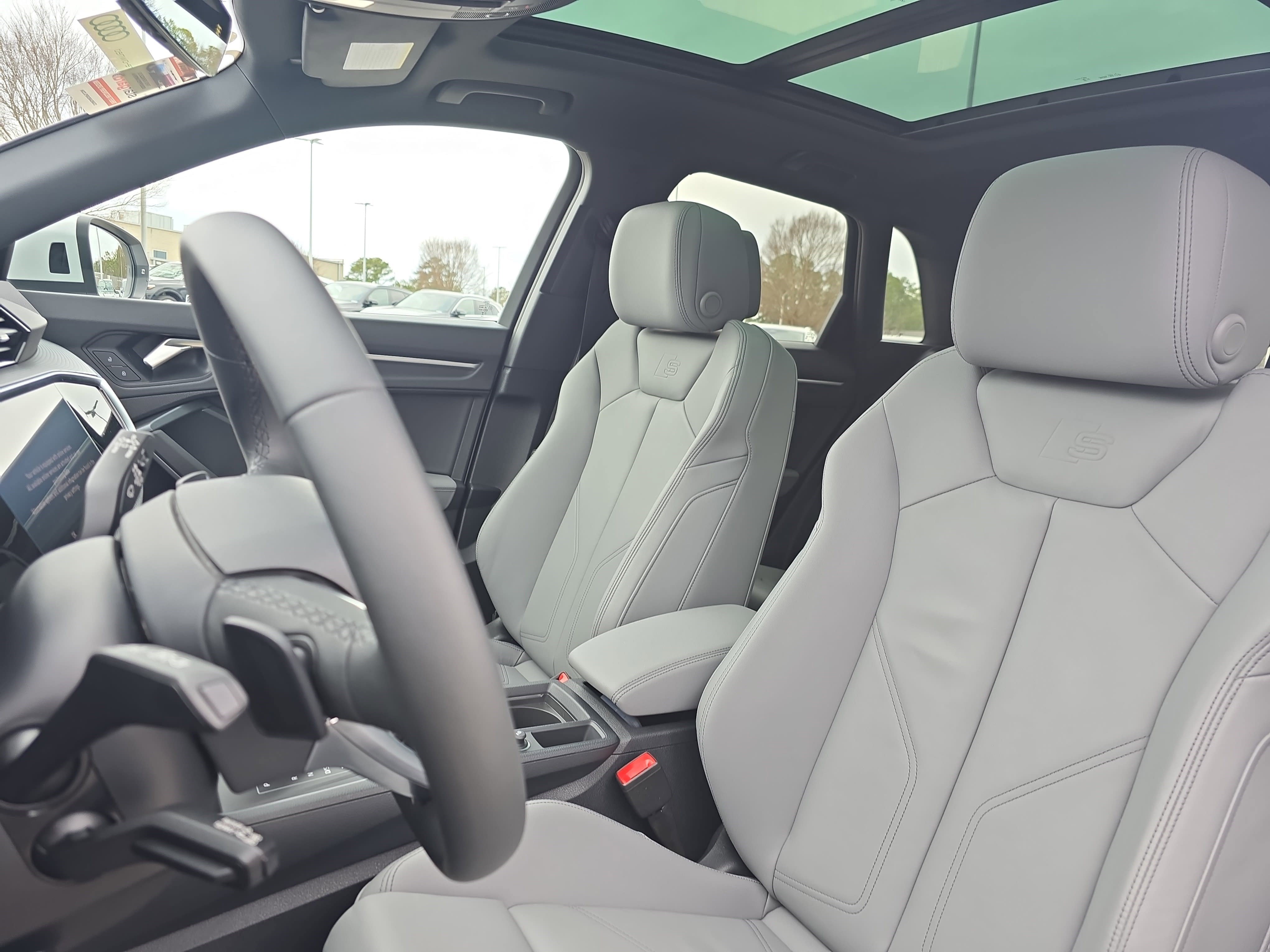 Certified 2025 Audi Q3 2.0T Premium w/ Convenience Package image 15