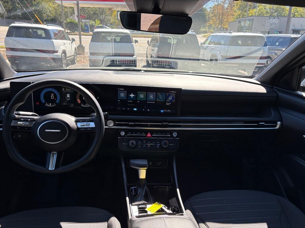 Certified 2025 Hyundai Santa Cruz SE FWD image 7