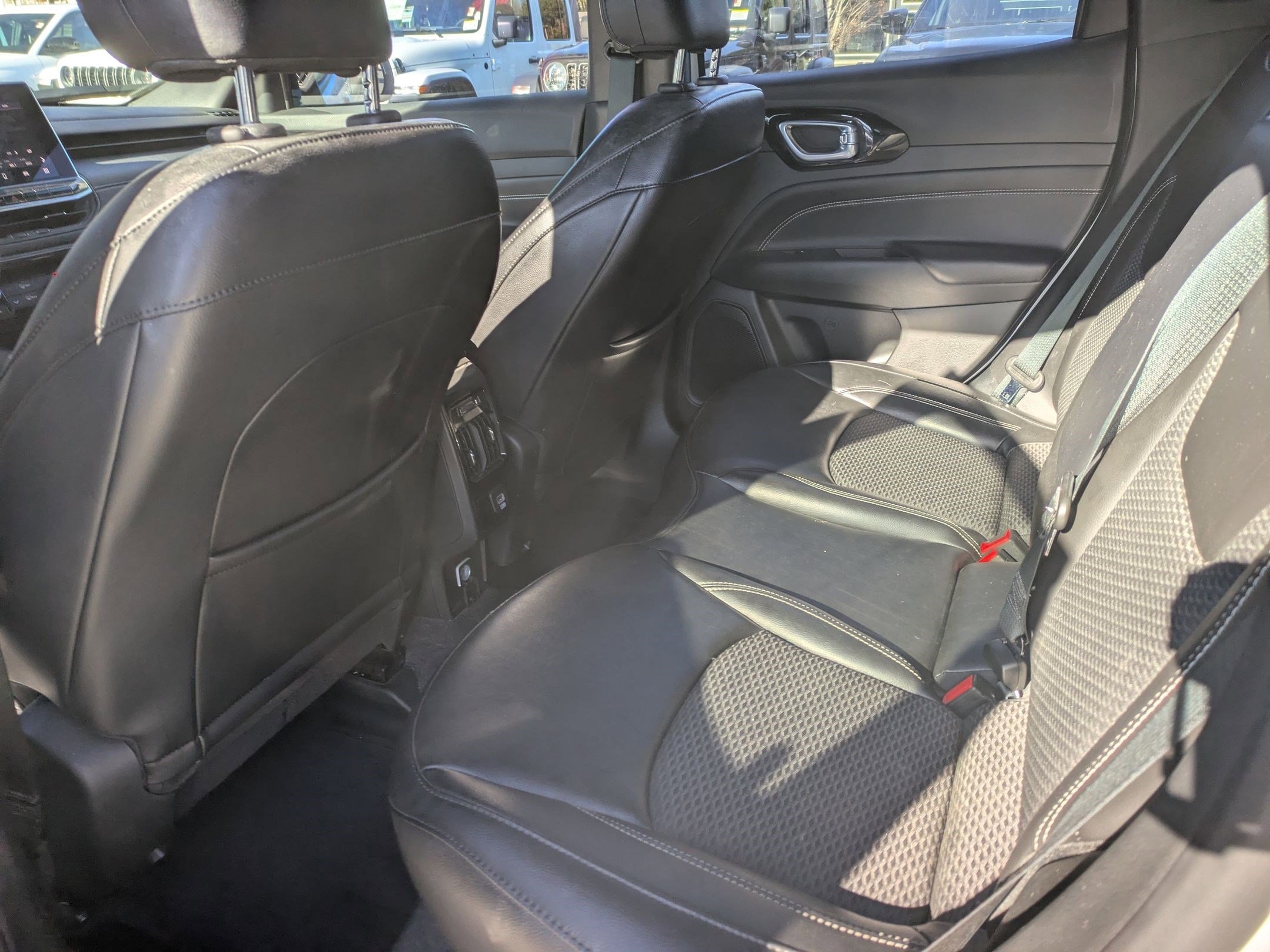 Used 2023 Jeep Compass Altitude image 21