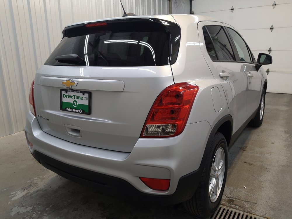 Used 2022 Chevrolet Trax LS w/ Tint and Cruise Package AWD/4WD image 9