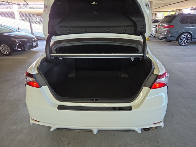 Used 2021 Toyota Camry SE w/ Carpet Mat Package (TMS) FWD image 6
