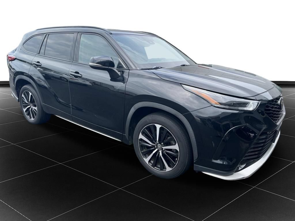 Used 2021 Toyota Highlander XSE AWD/4WD image 7