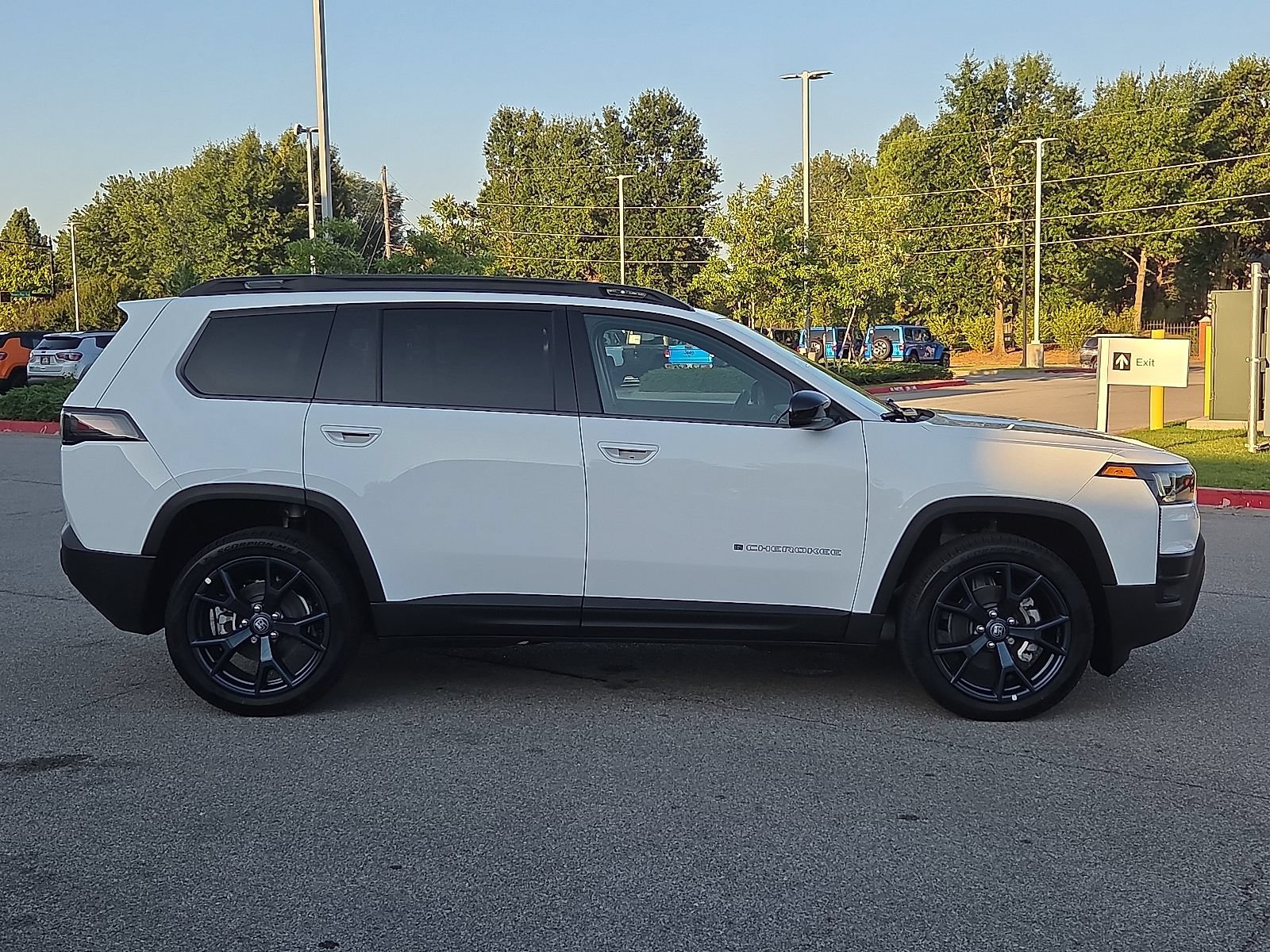 New 2026 Jeep Cherokee Overland AWD/4WD image 6