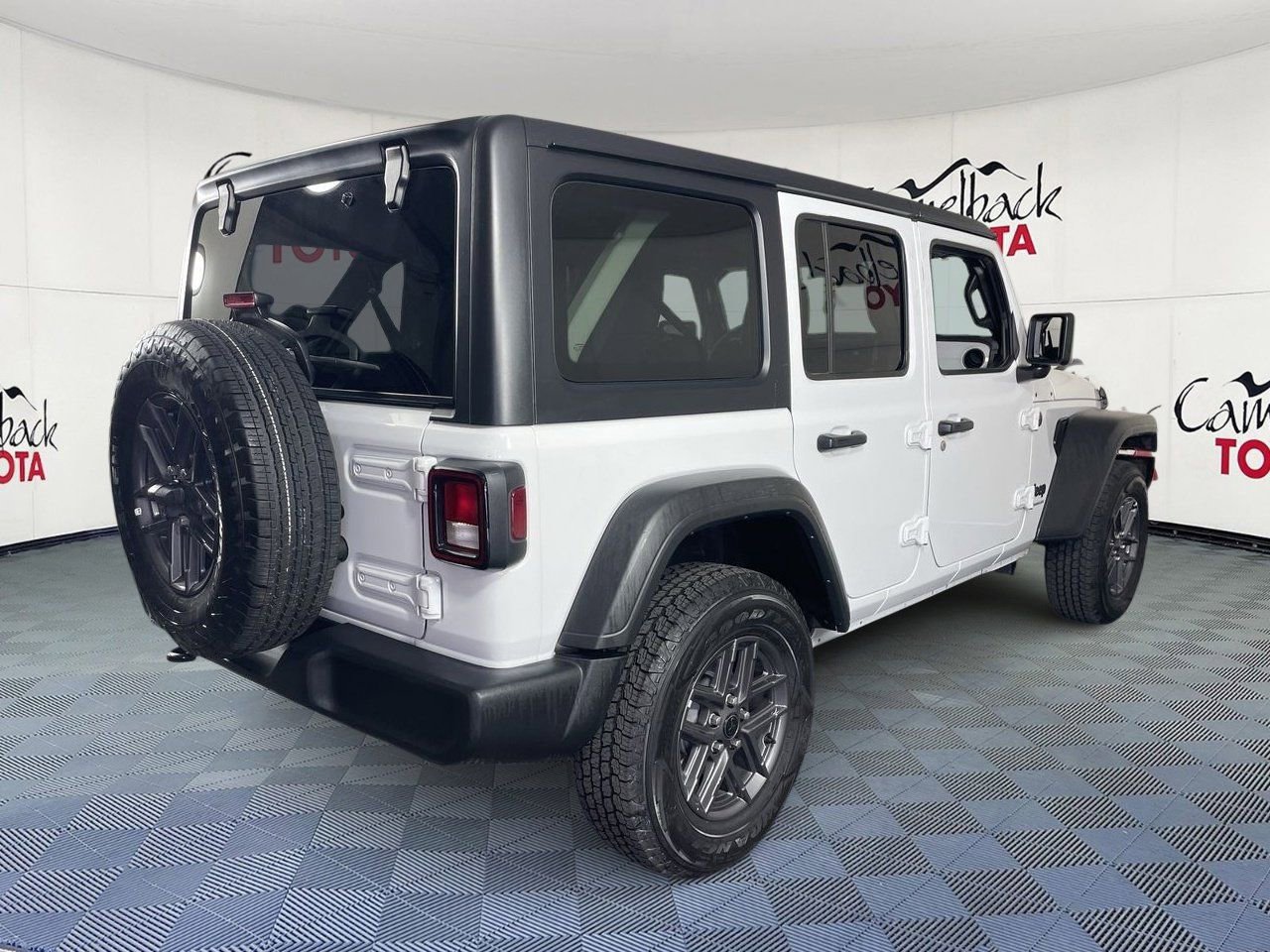 Used 2025 Jeep Wrangler Sport S AWD/4WD image 7