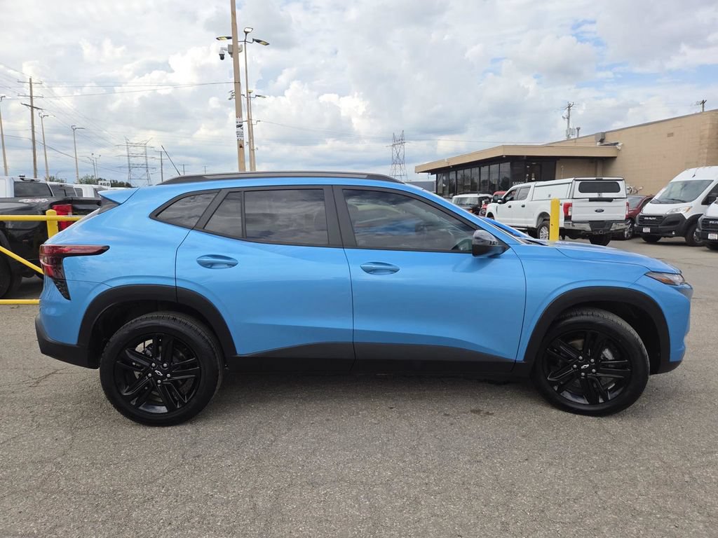 Used 2025 Chevrolet Trax ACTIV w/ Sunroof Package FWD image 16