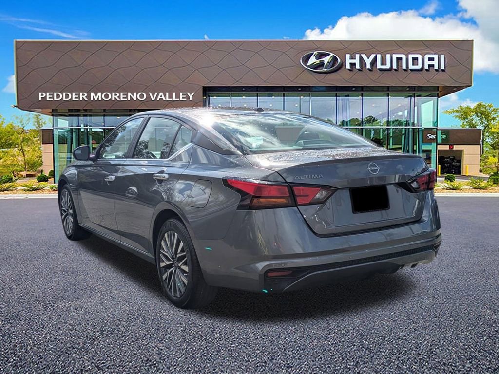 Used 2025 Nissan Altima 2.5 SV FWD image 5