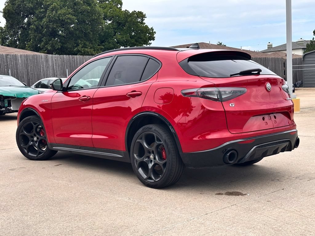 Used 2025 Alfa Romeo Stelvio Sprint AWD/4WD image 3