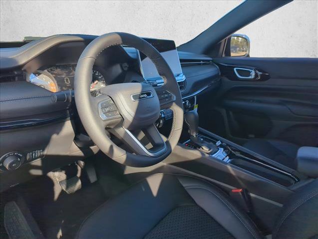 New 2026 Jeep Compass Latitude image 3