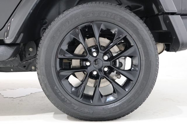 Used 2023 Jeep Wrangler Unlimited Sahara w/ Cold Weather Group AWD/4WD image 9