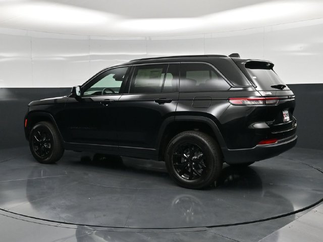 New 2026 Jeep Grand Cherokee Altitude AWD/4WD image 8