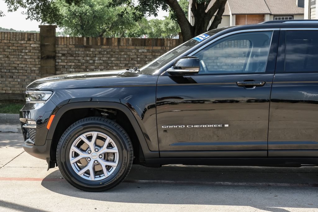 Used 2022 Jeep Grand Cherokee Limited AWD/4WD image 22
