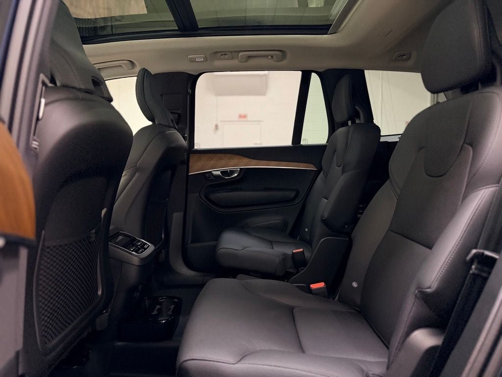 Used 2025 Volvo XC90 B6 Plus w/ Protection Package AWD/4WD image 21