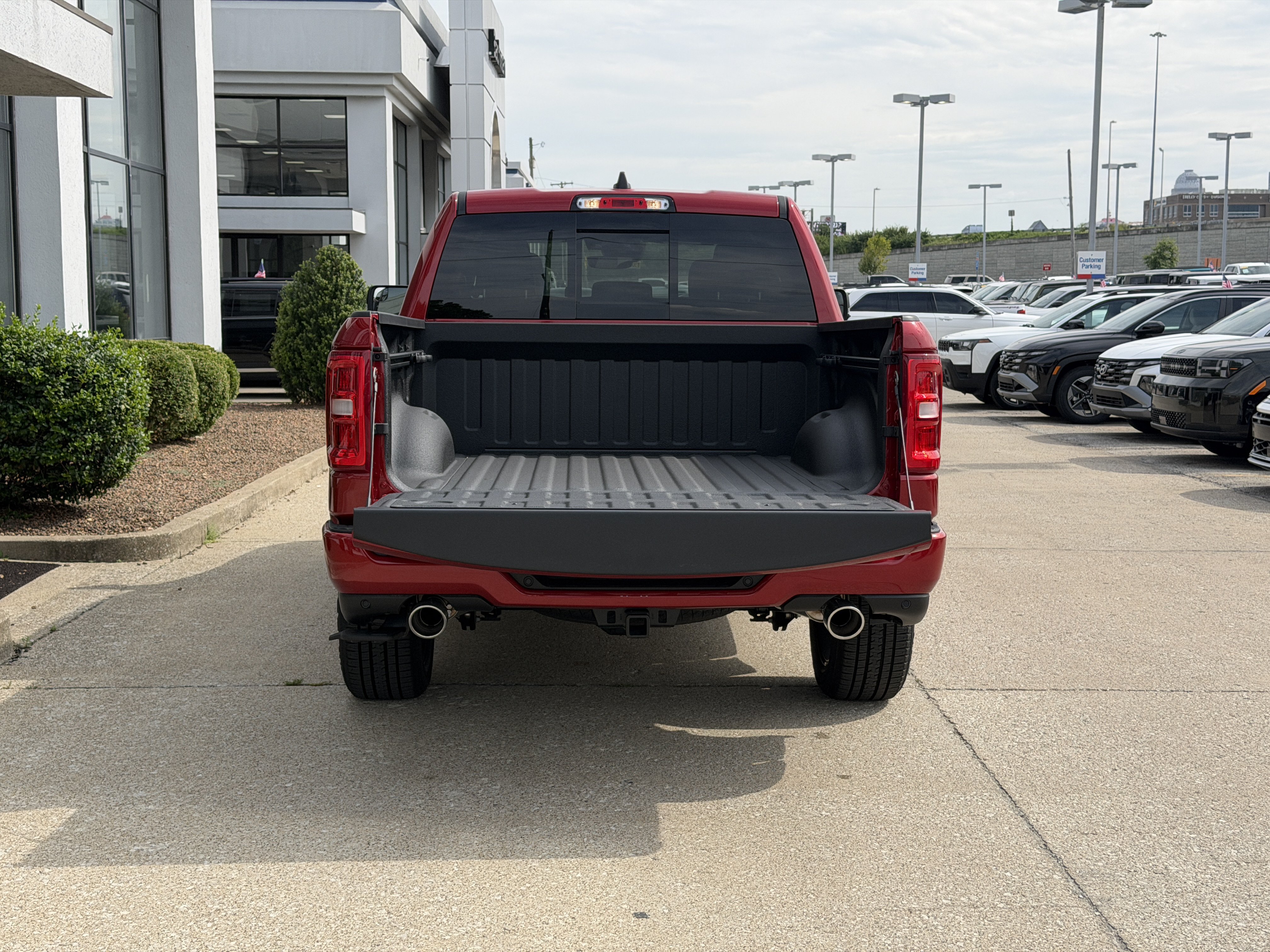 New 2026 RAM 1500 Laramie w/ Sport Appearance Package AWD/4WD image 11