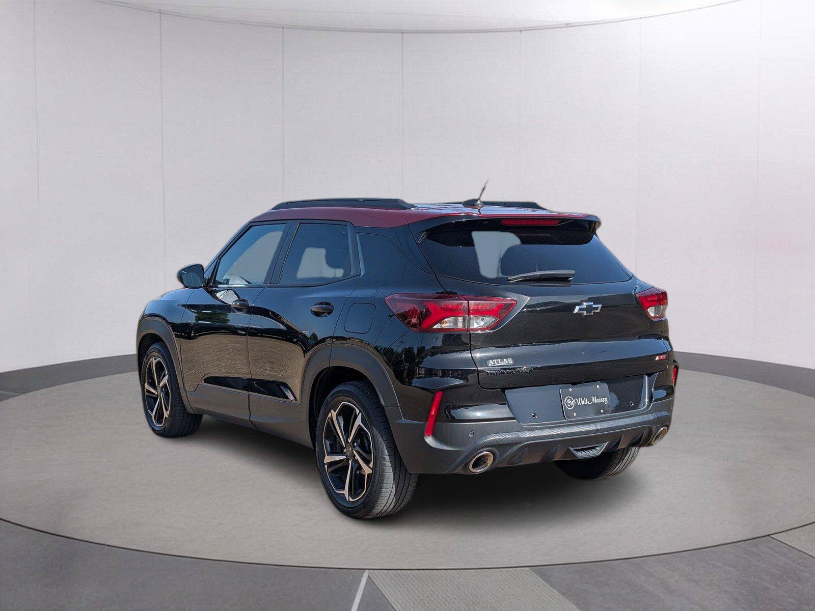 Used 2022 Chevrolet TrailBlazer RS w/ Sun and Liftgate Package FWD image 3