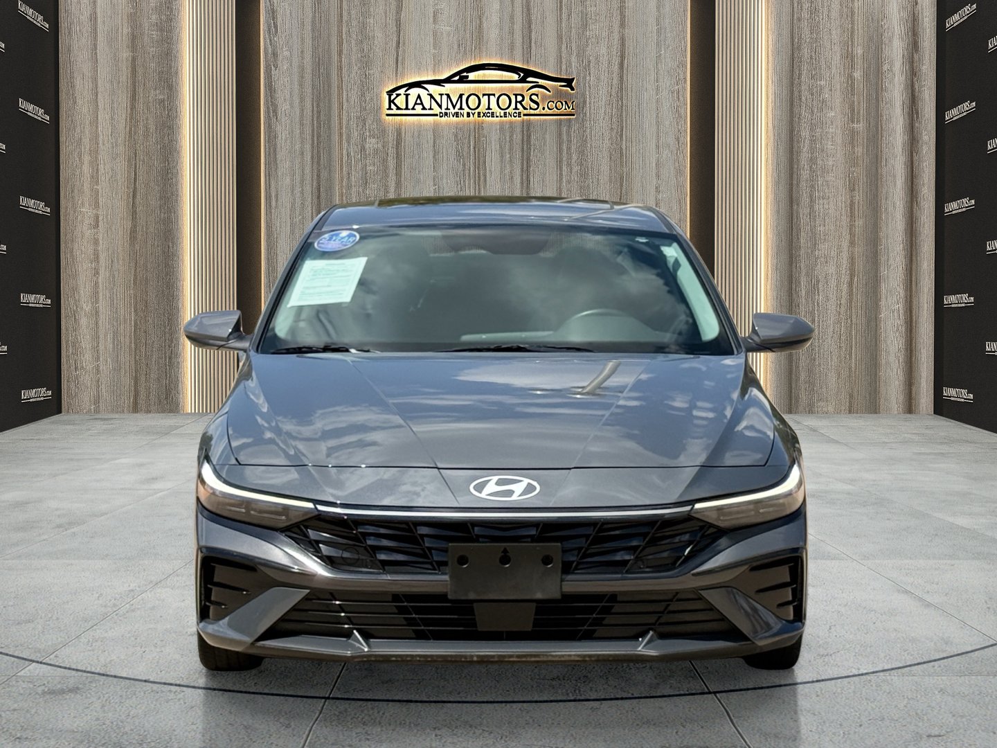 Used 2025 Hyundai Elantra SEL FWD image 2